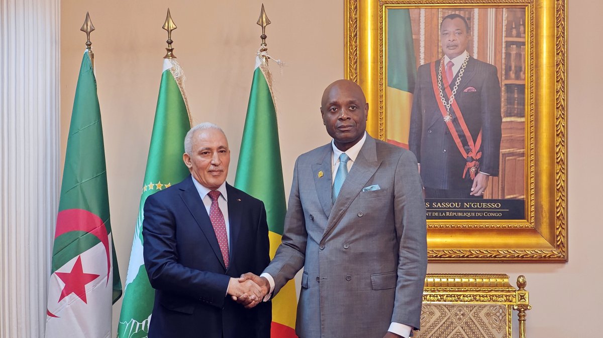 Le Ministre Serge Constant BOUNDA reçoit l’Ambassadeur d’Algérie, SEM. Azeddine Riache, pour une revue de la coopération bilatérale