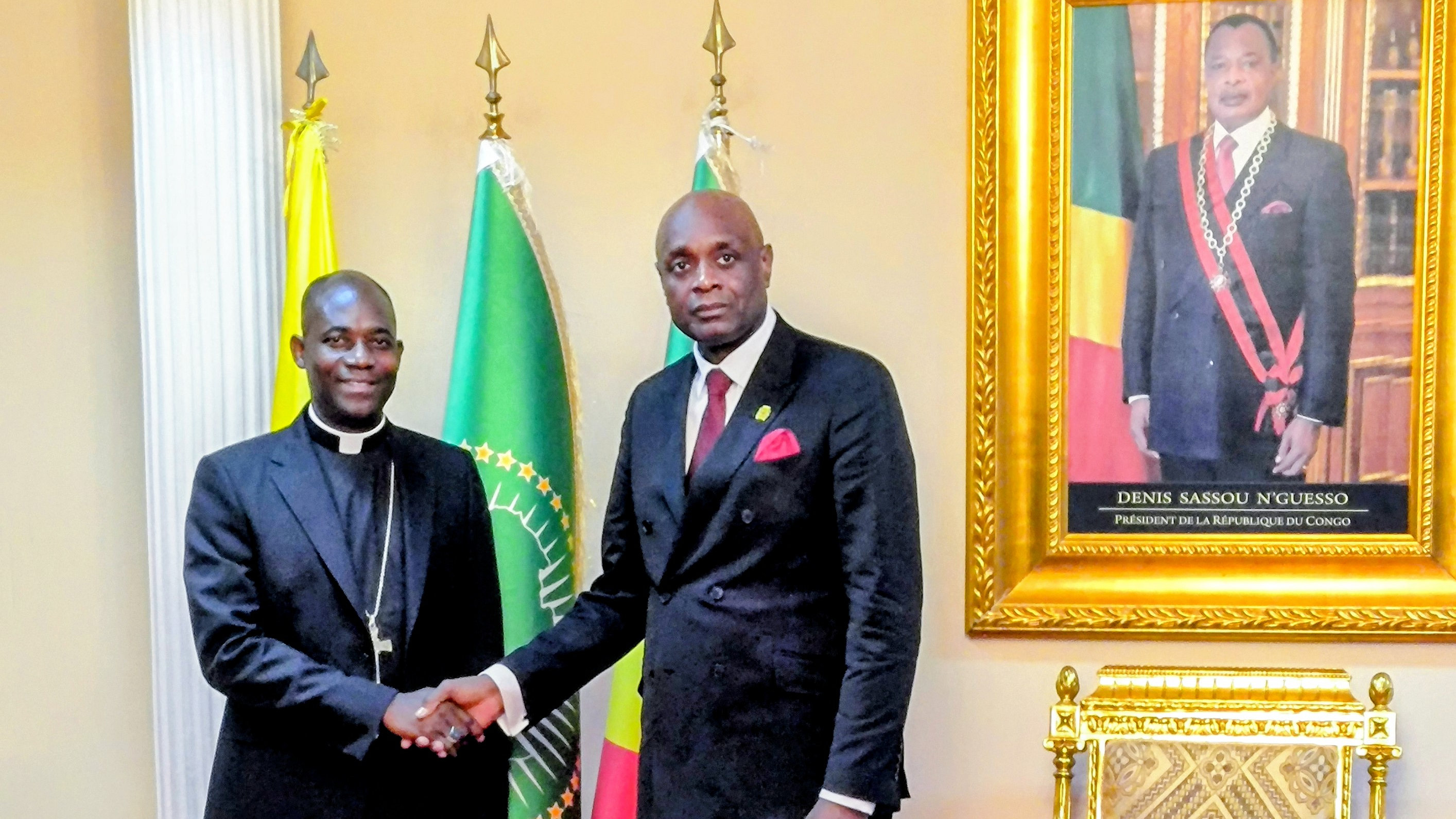 Le nouveau Représentant du Saint-Siège présente ses copies figurées au Chef de la diplomatie congolaise 