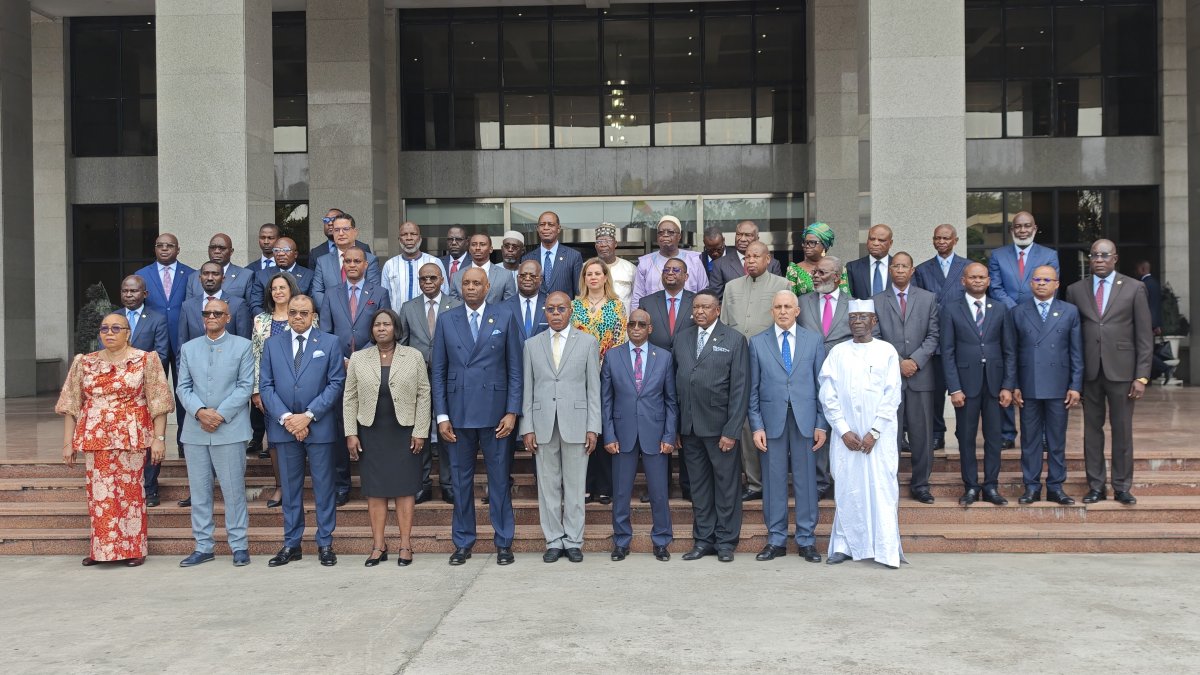 Communication du Ministre Constant-Serge BOUNDA aux Chefs des missions diplomatiques et consulaires accrédités en République du Congo, membres du Groupe Afrique 